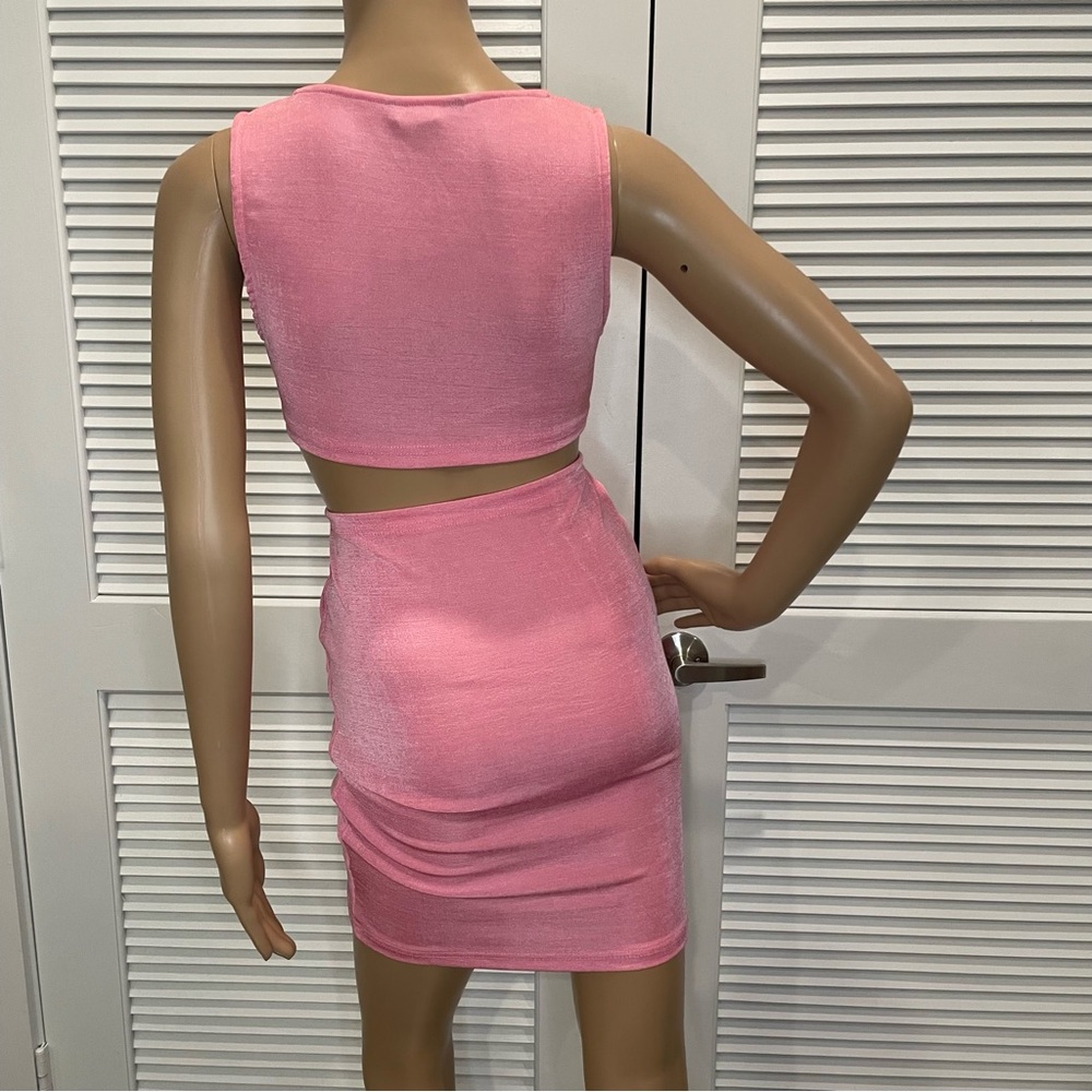 Plunging Neck Cutout Waist Dress - Picture 4 of 6